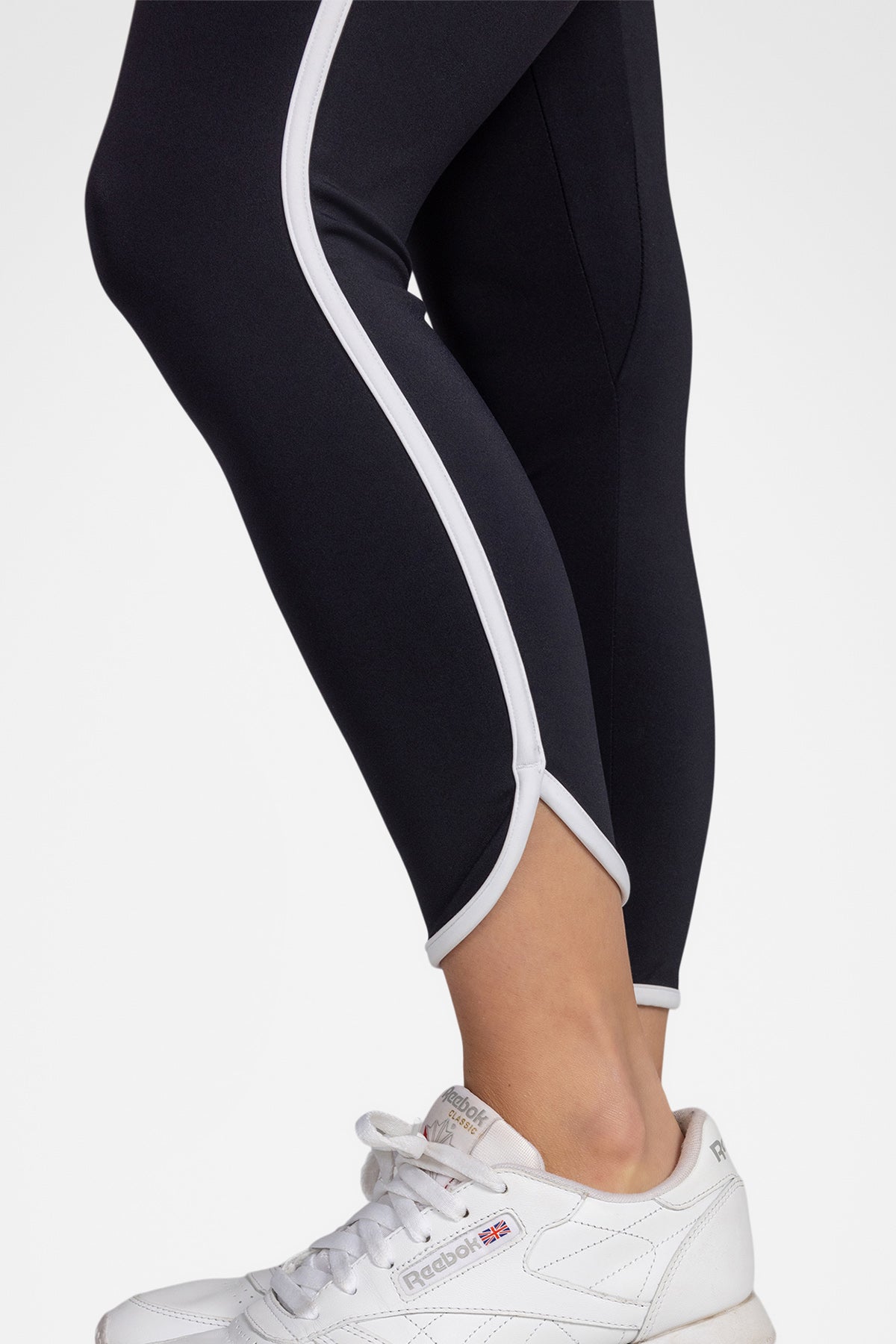 Contour Tape Capri