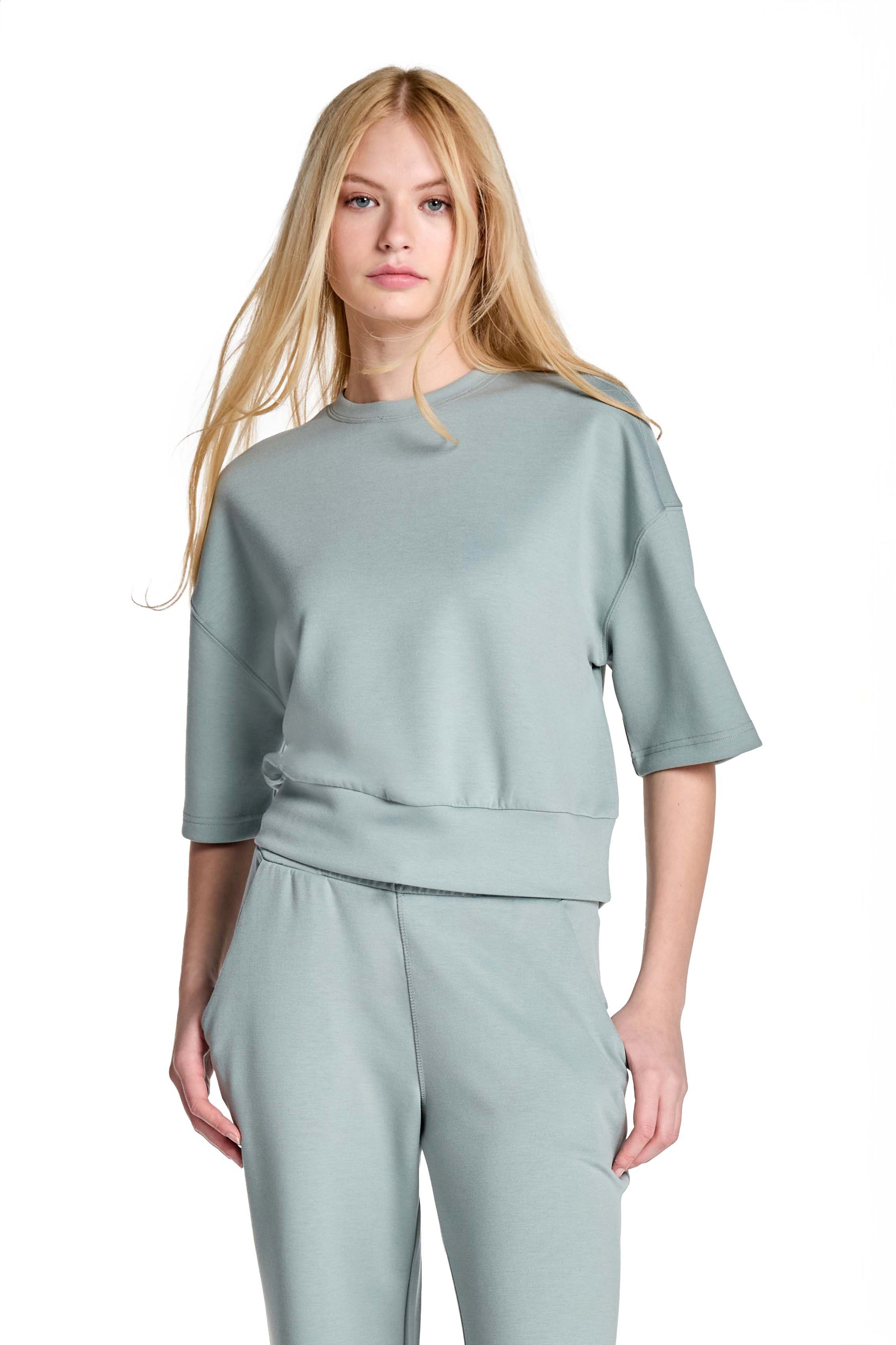 Stretch Knit Crew Neck Short Sleeve Top