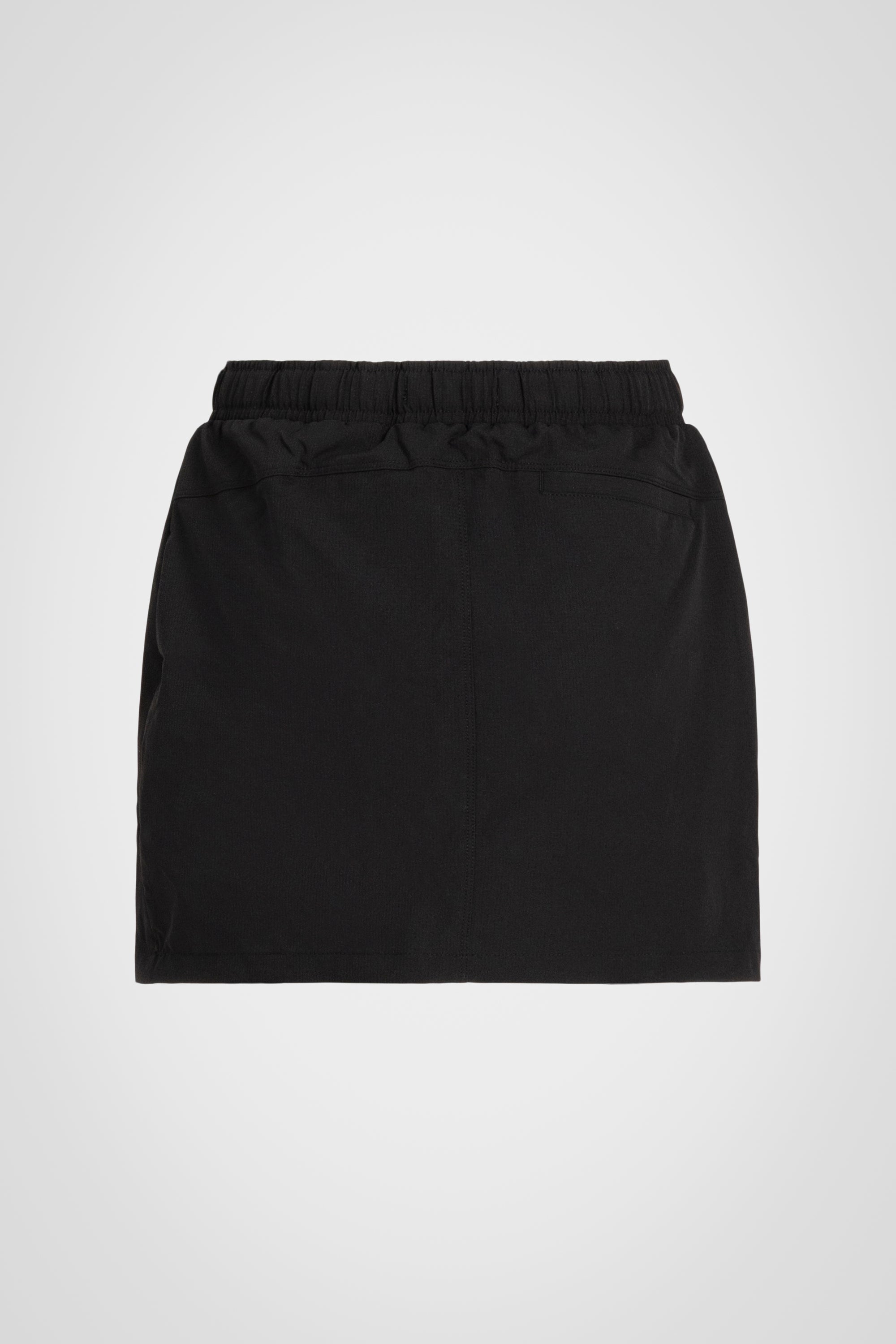 Emma Skort Urban Versatility