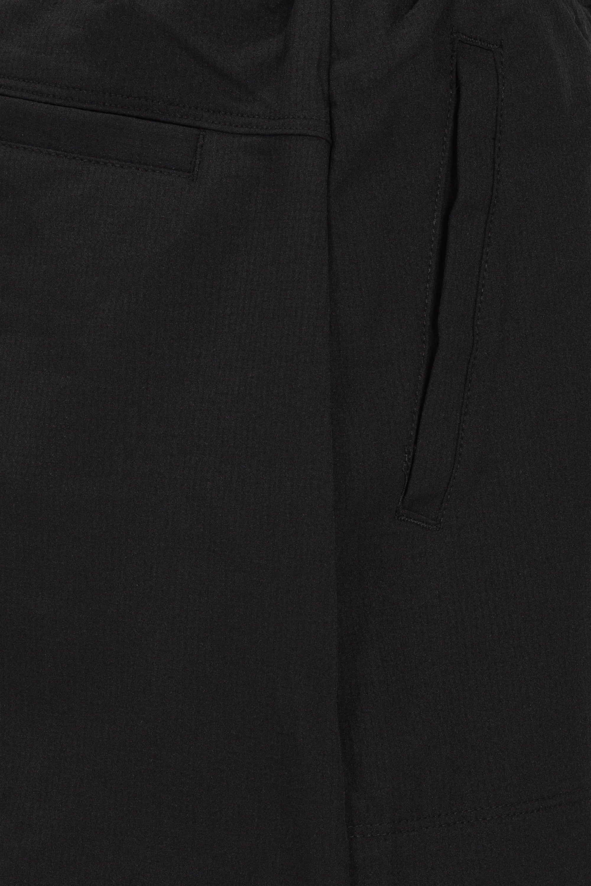 Emma Skort Urban Versatility