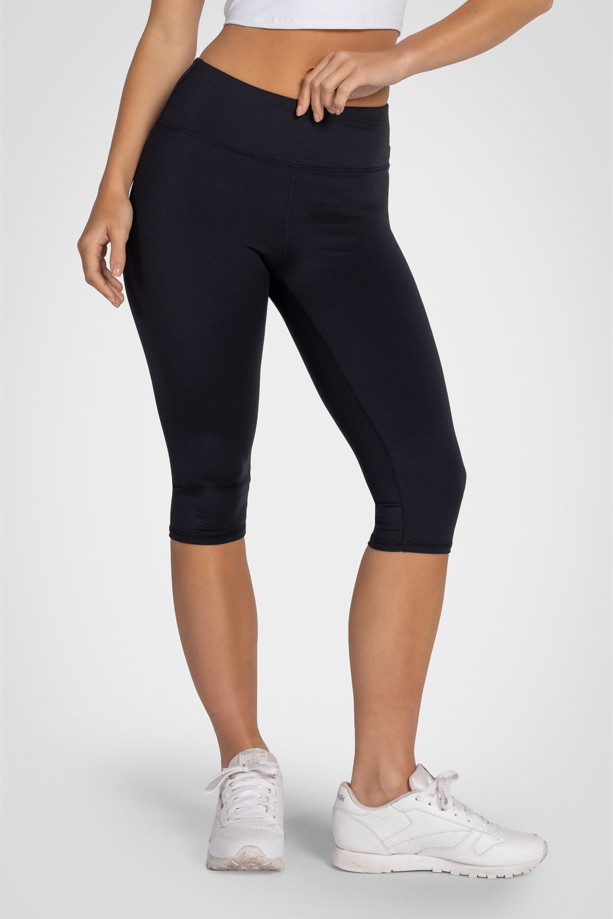 Define V-Waist Capri